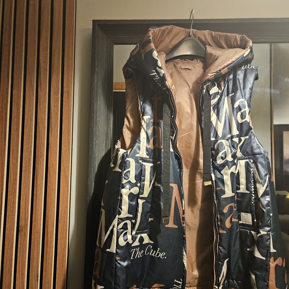 MAX MARA THE CUBE Stylish Navy and Tan Puffer Rversable Vest NWOT